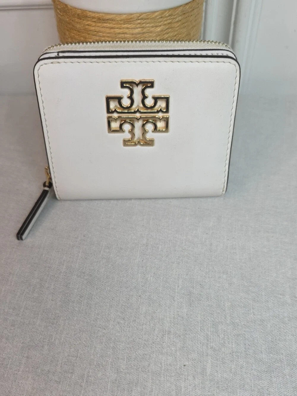 Tory Burch Britten soft bifold wallet - Picture 1 of 8